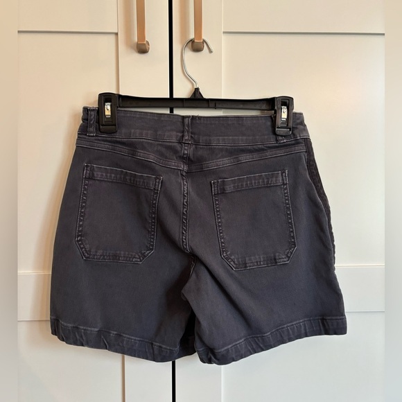 SPANX Stretch Twill Shorts 6”, in Gray Size Small - Picture 3 of 5